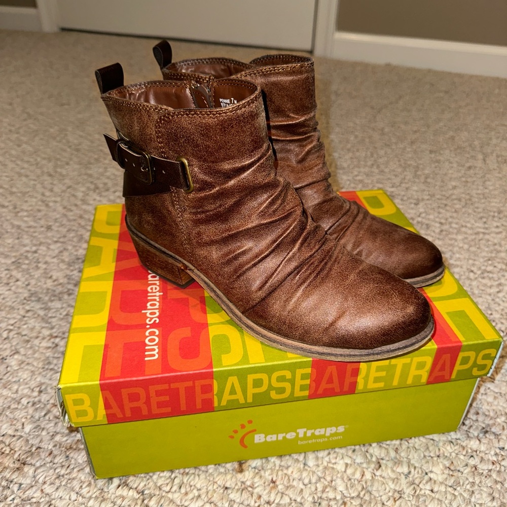 Baretrap ankle boots with a small heal